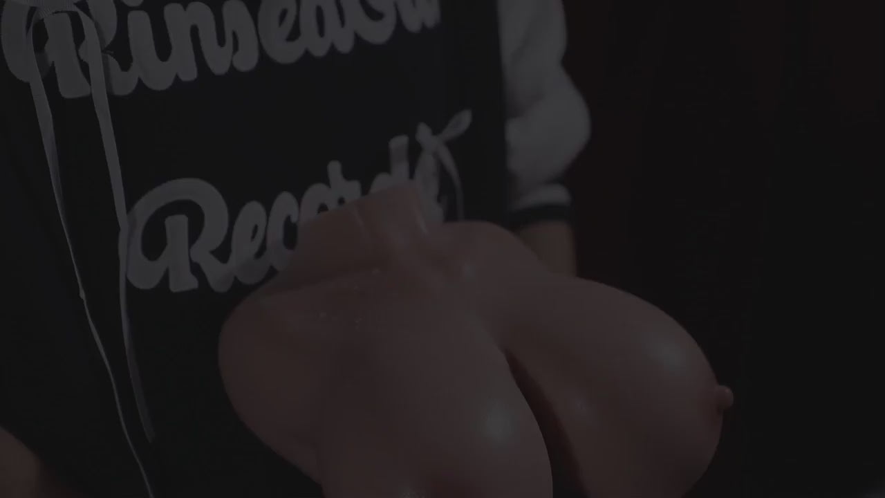 Load video: A detailed video showcase of the HEXXME Hitomi 8kg platinum silicone sex doll torso, highlighting its realistic features and premium material.